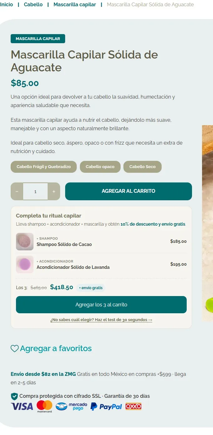 Zona de compra de la ficha de la Mascarilla Capilar Sólida de Aguacate con el bloque «Completa tu ritual capilar», favoritos, información de envío y logotipos de pago.